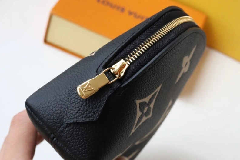 Breathable LX Clutch Bags 9219