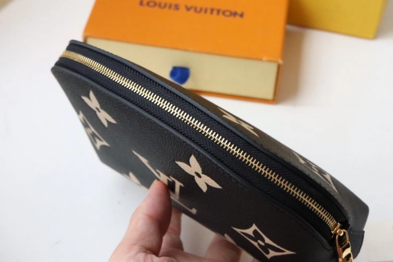 Breathable LX Clutch Bags 9219