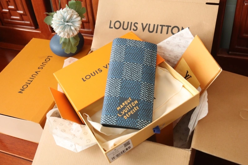 Lightweight LX Wallets 7898