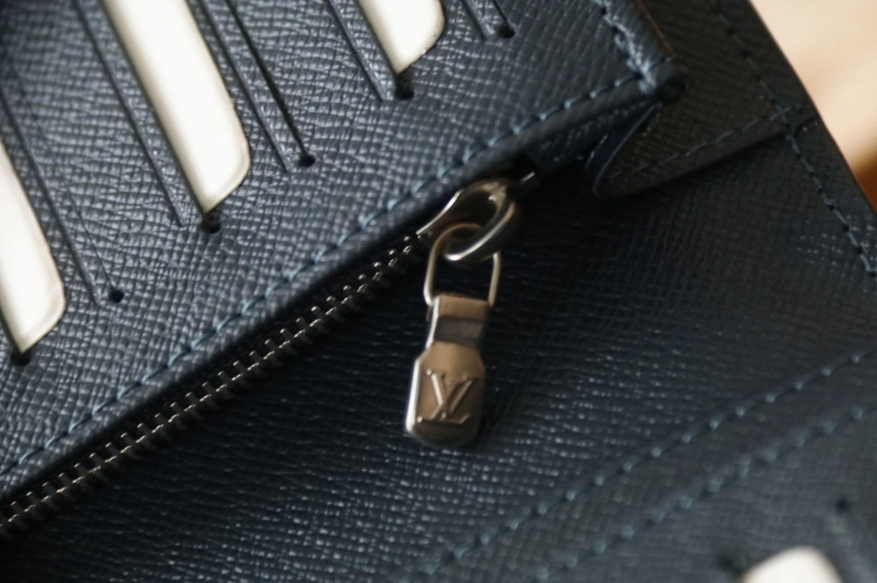 Lightweight LX Wallets 7898