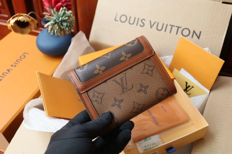 Functional LX Wallets 7883