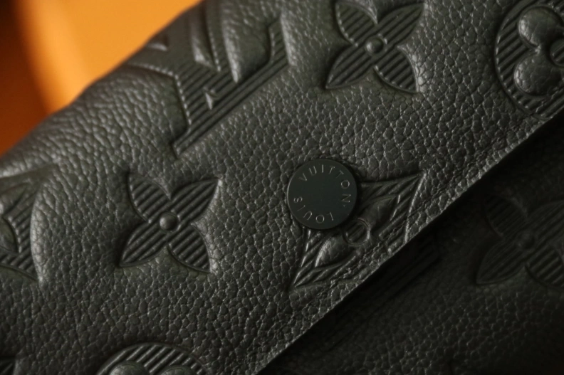 LX Wallets Sophisticated 7910