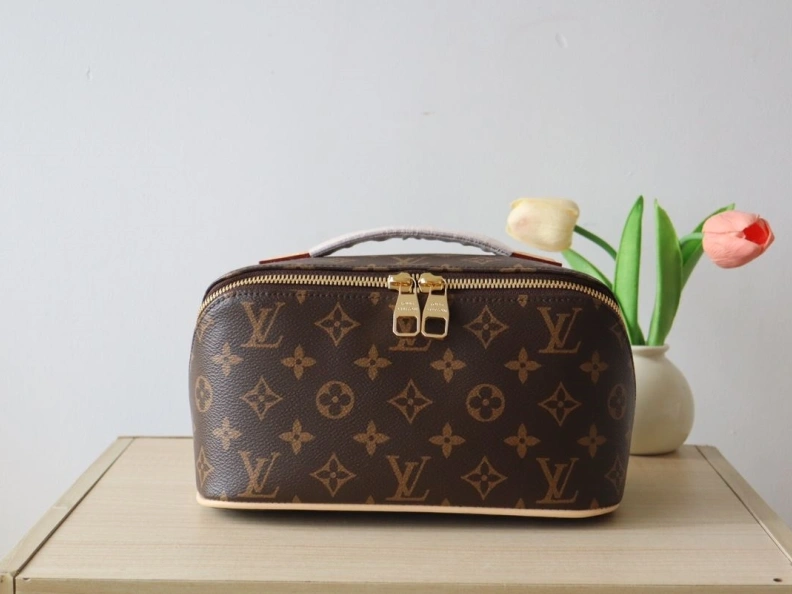 LX Cosmetic Bags Refined 9193