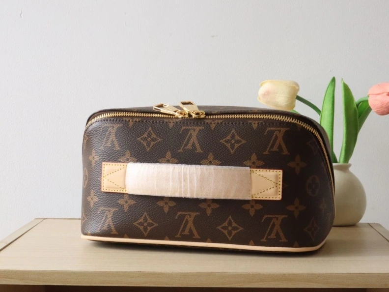 LX Cosmetic Bags Refined 9193