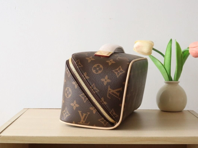 LX Cosmetic Bags Refined 9193