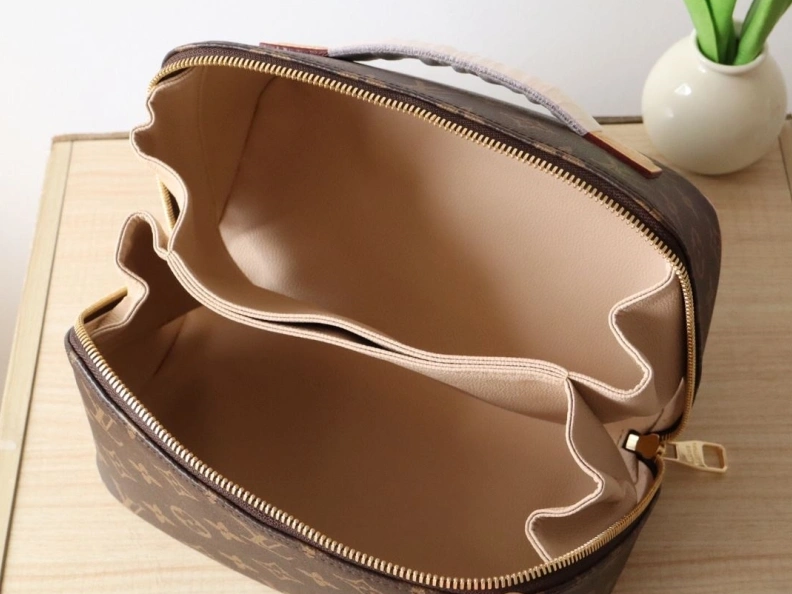 LX Cosmetic Bags Refined 9193