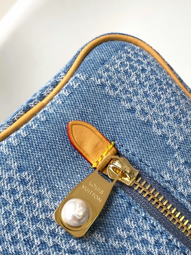 HighQuality LX Cosmetic Bags 9176