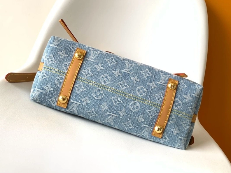 Trendsetting LX Top Handle Bags 8202