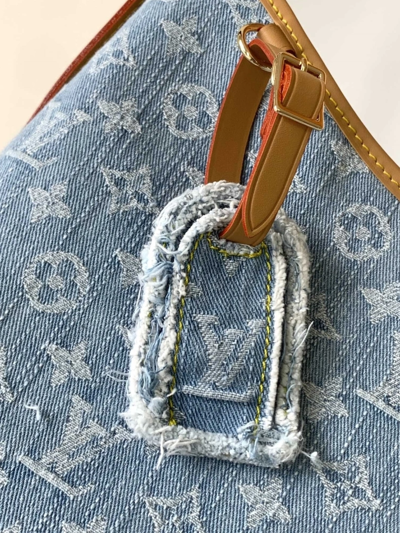 Trendsetting LX Top Handle Bags 8202