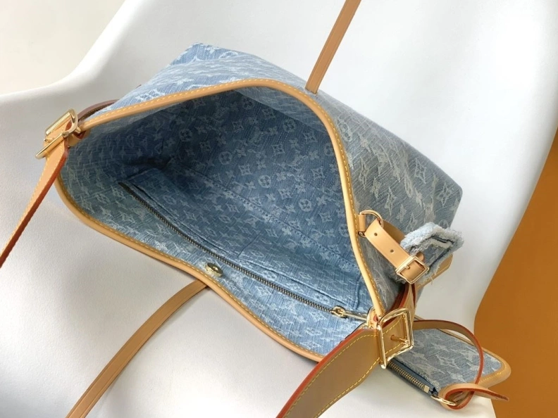 Trendsetting LX Top Handle Bags 8202
