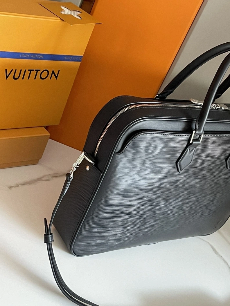 Classic LX Mens Briefcases 9140
