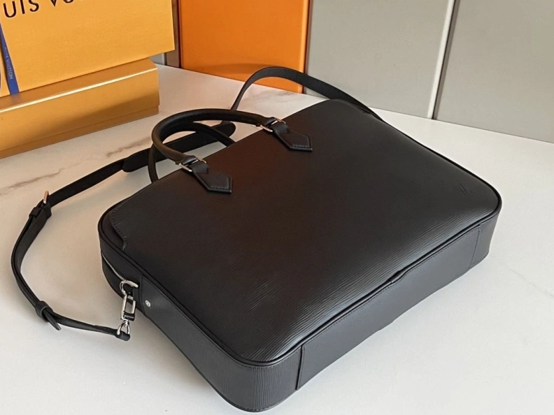 Classic LX Mens Briefcases 9140