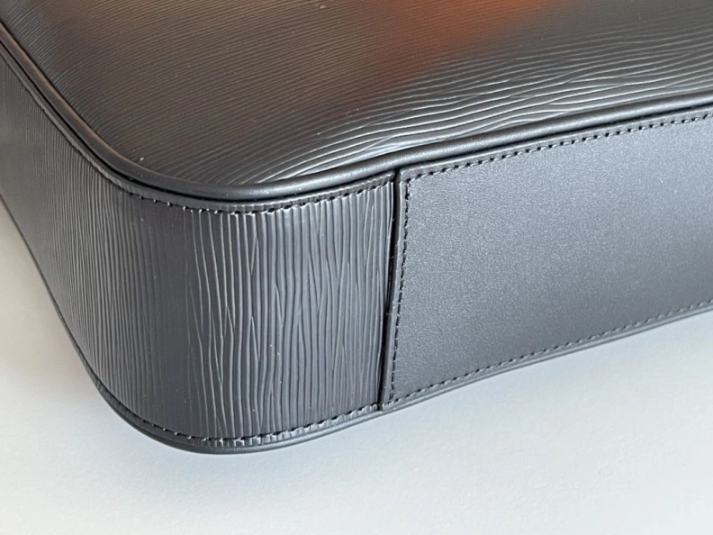 Classic LX Mens Briefcases 9140