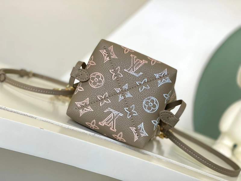 Soft LX Bucket Bags 22175