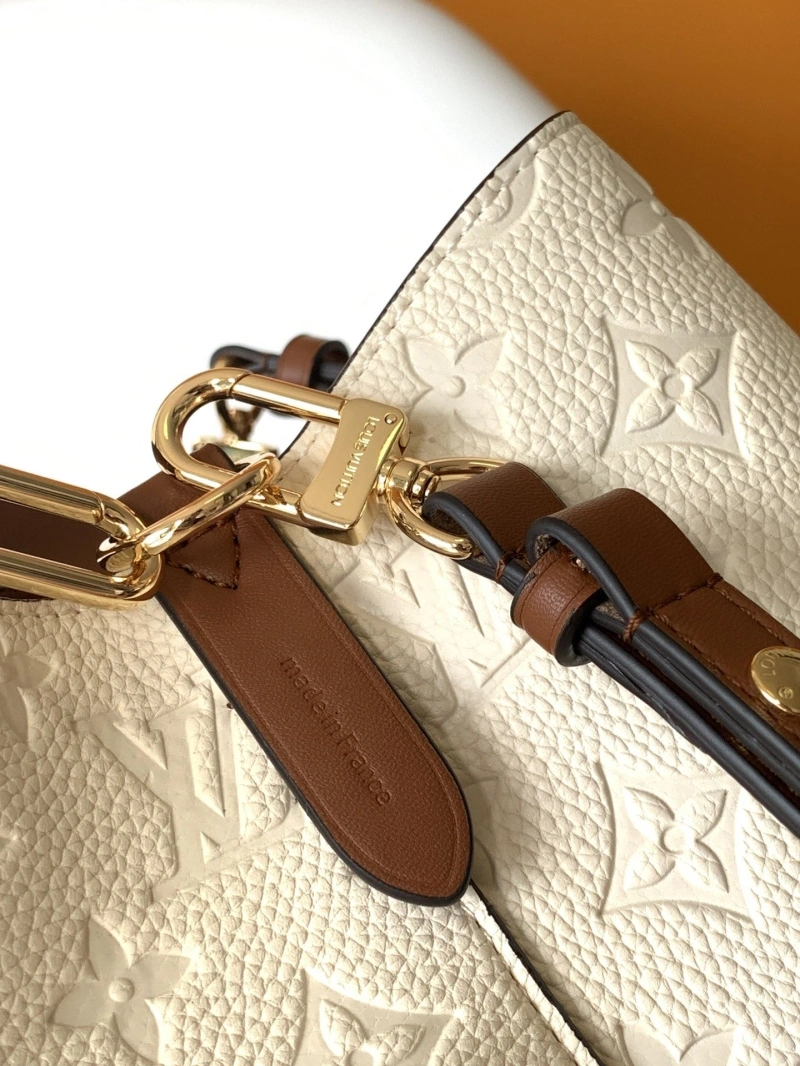 Classic LX Bucket Bags 25394