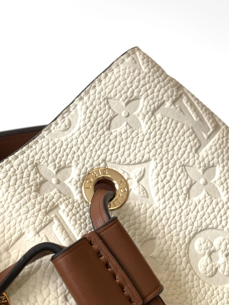 Classic LX Bucket Bags 25394