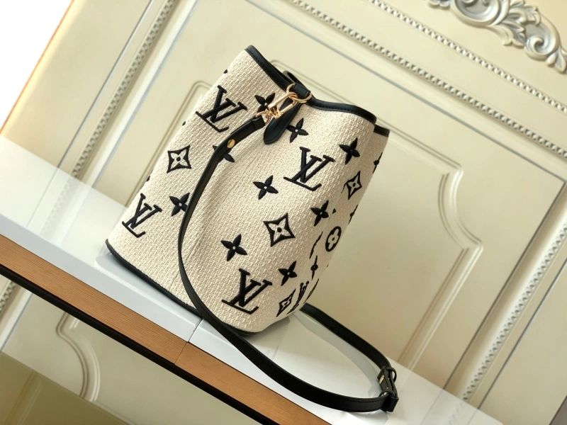 Sophisticated LX Bucket Bags 25387