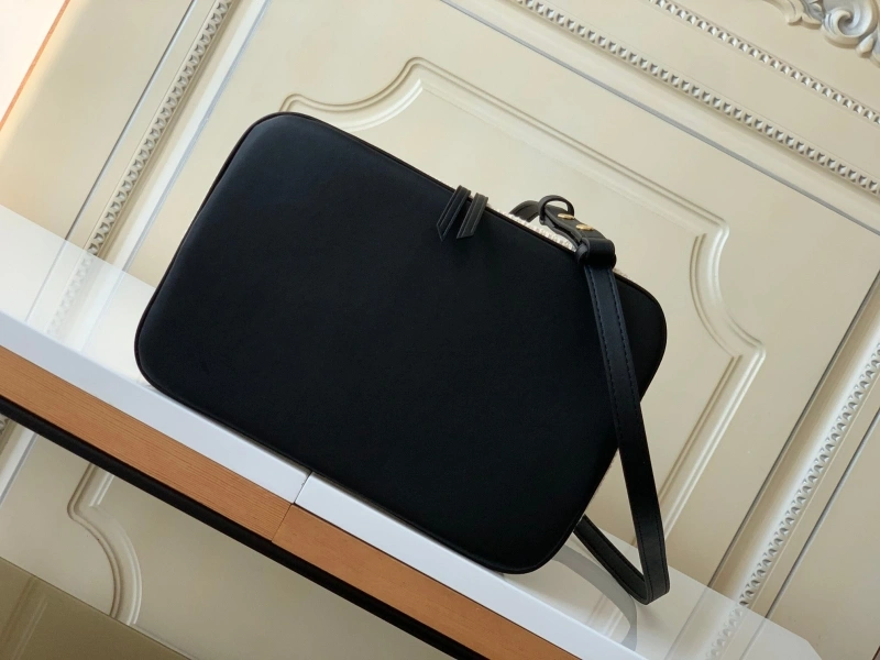 Sophisticated LX Bucket Bags 25387