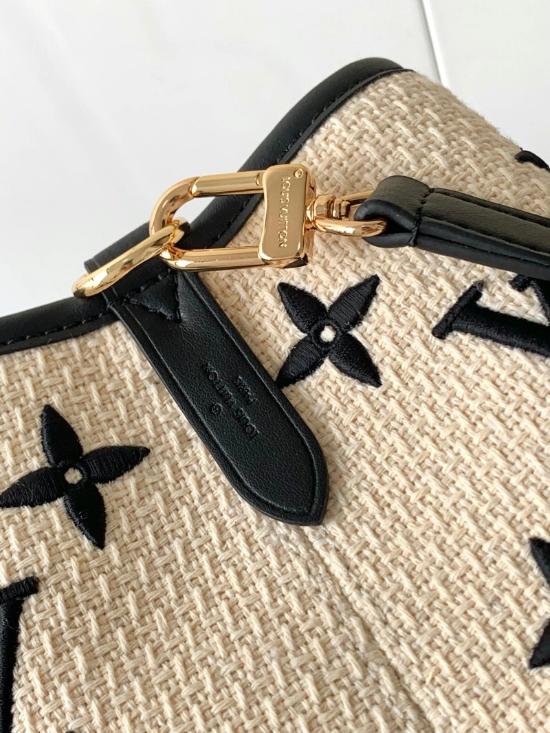 Sophisticated LX Bucket Bags 25387