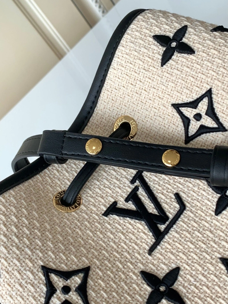Sophisticated LX Bucket Bags 25387