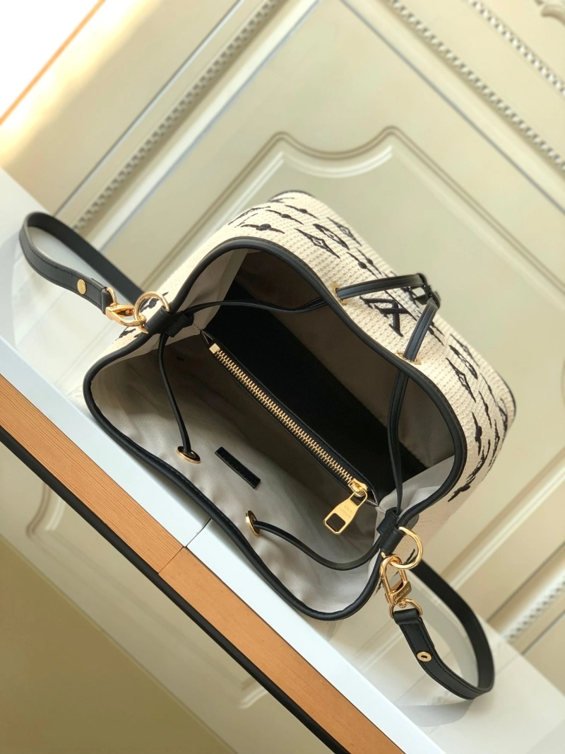 Sophisticated LX Bucket Bags 25387