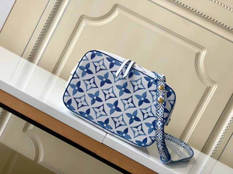 Bright LX Bucket Bags 25393