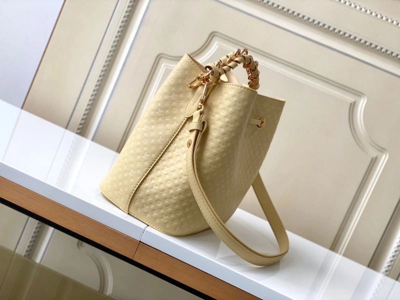 DailyWear LX Bucket Bags 25374