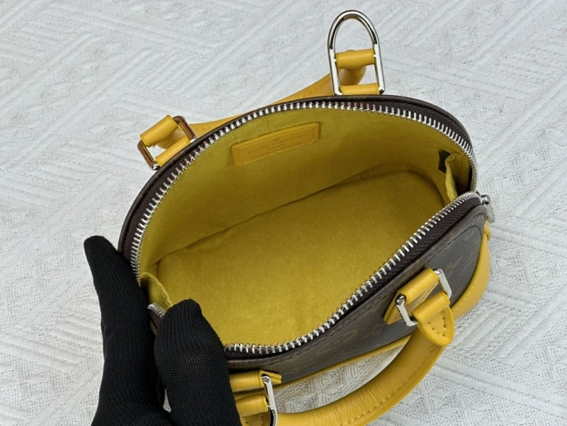GoAnywhere LX Top Handle Bags 24770