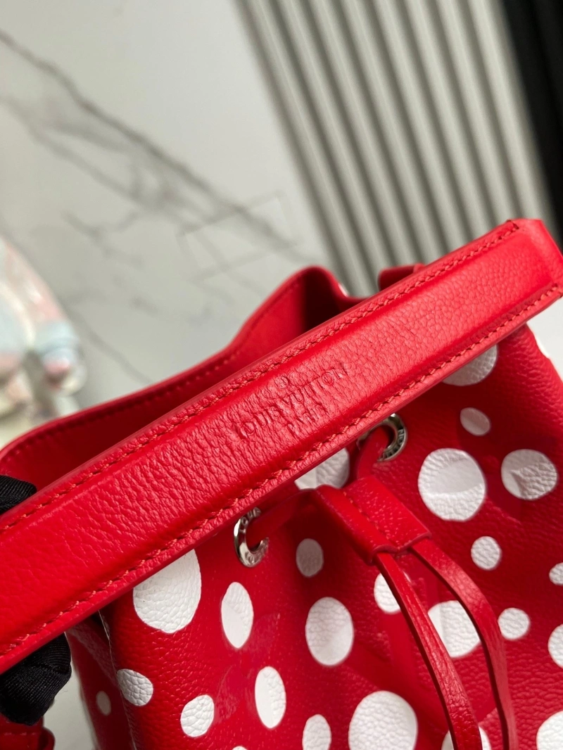 Efficient LX Bucket Bags 25370