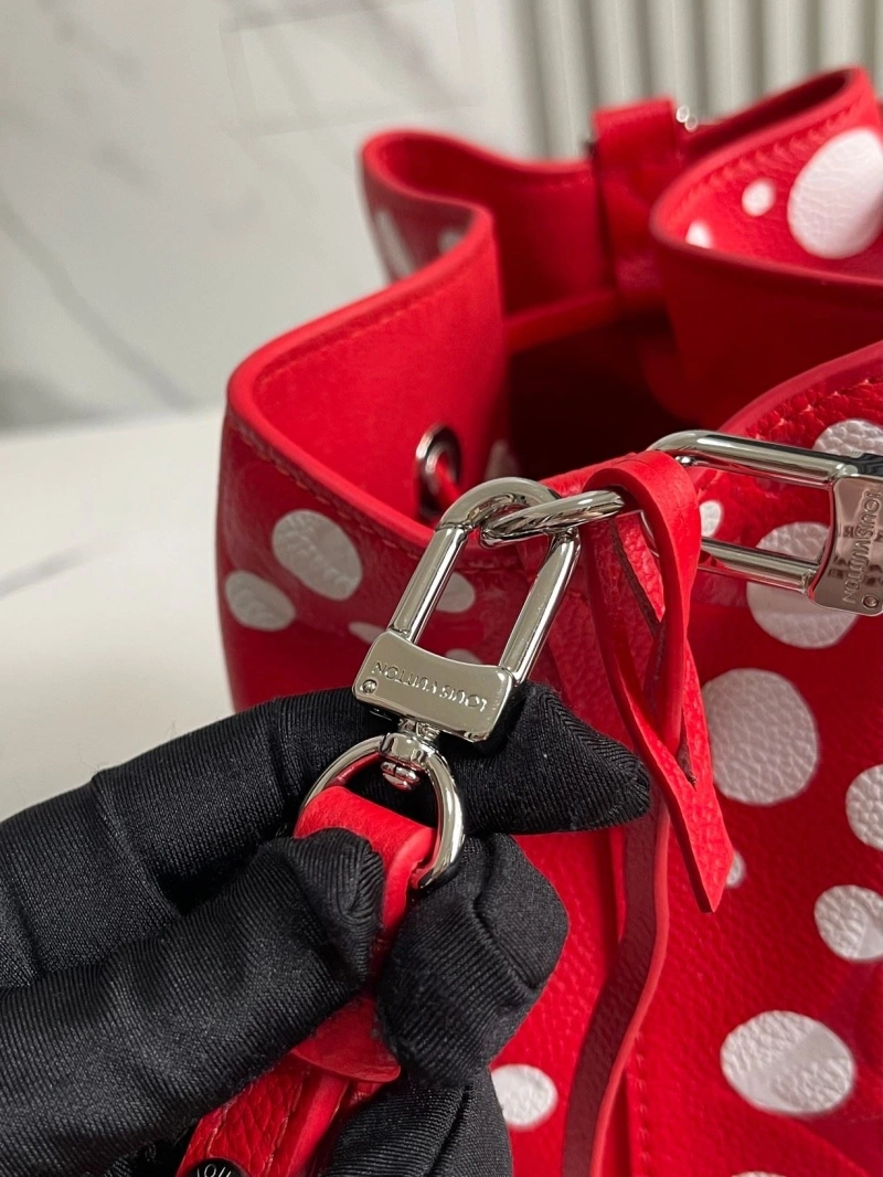 Efficient LX Bucket Bags 25370