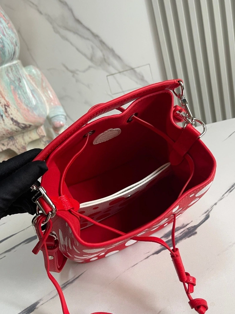 Efficient LX Bucket Bags 25370