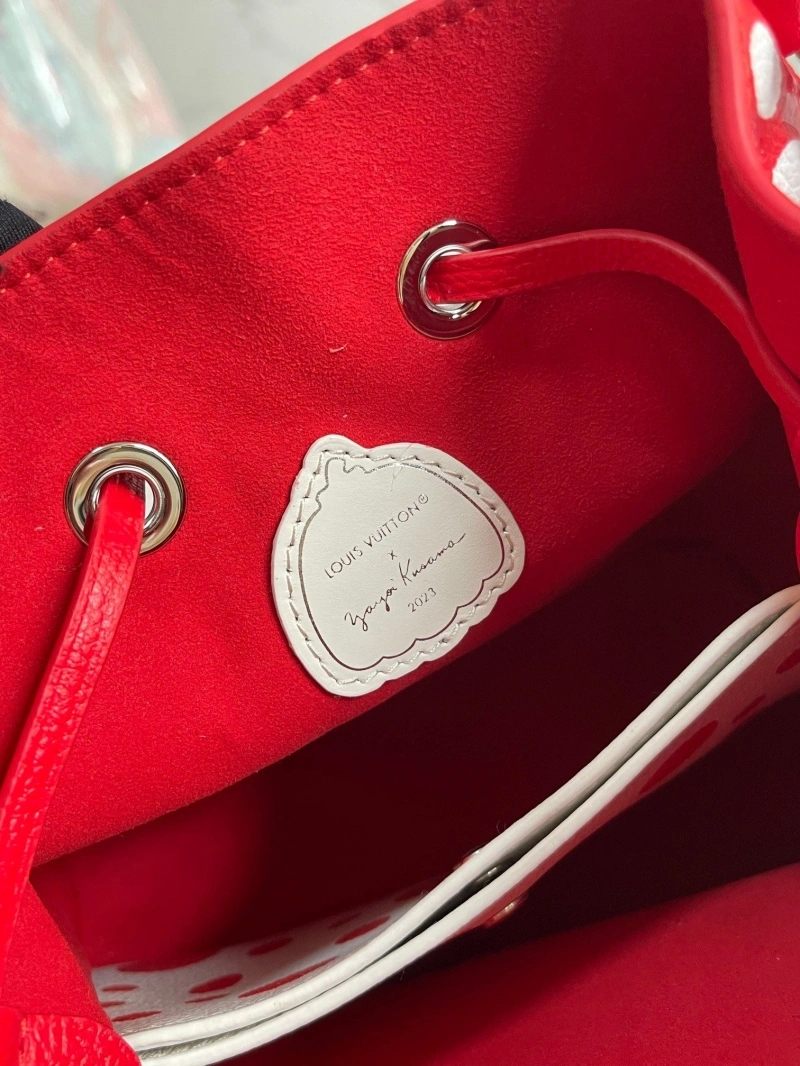 Efficient LX Bucket Bags 25370