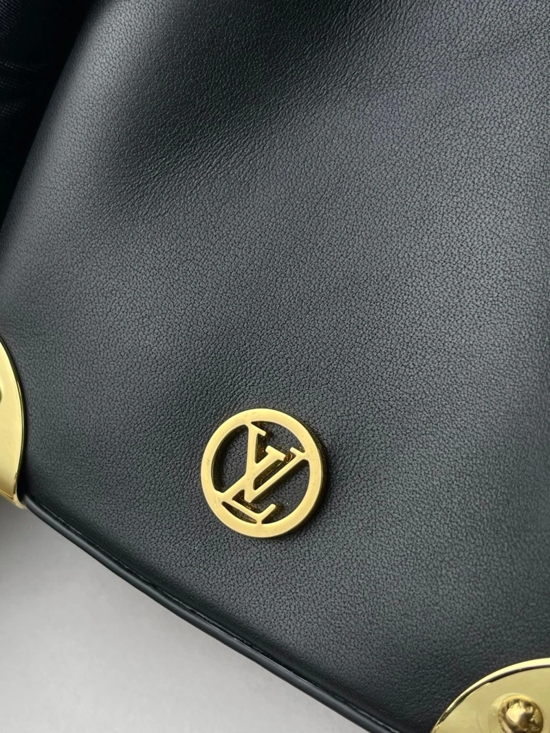Unique LX Bucket Bags 25345