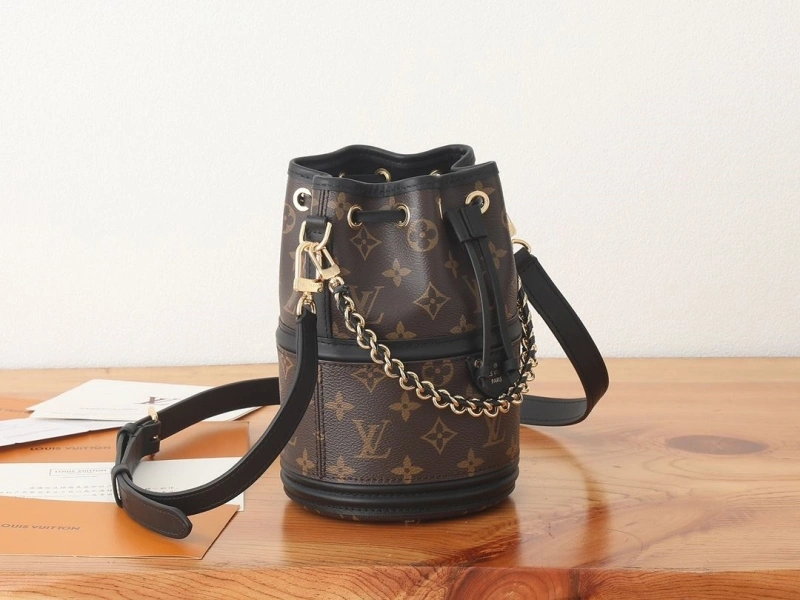 Bright LX Bucket Bags 25343