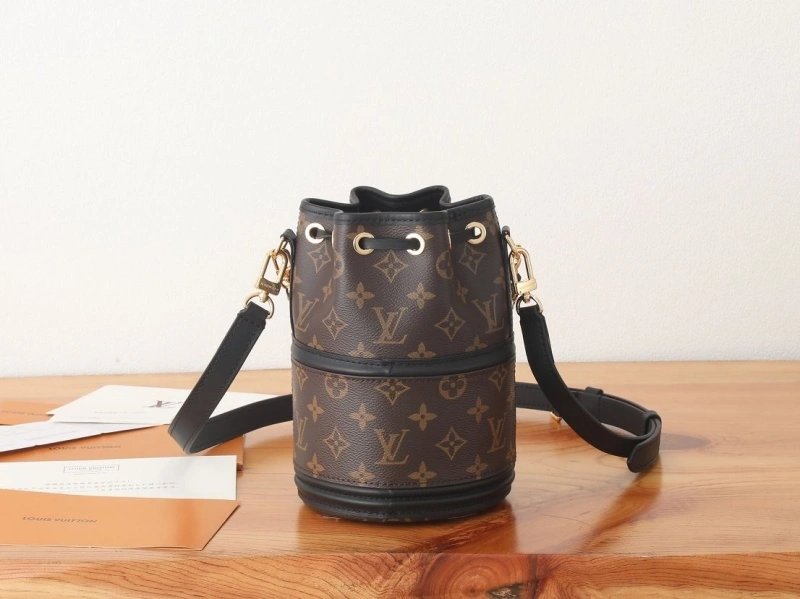 Bright LX Bucket Bags 25343