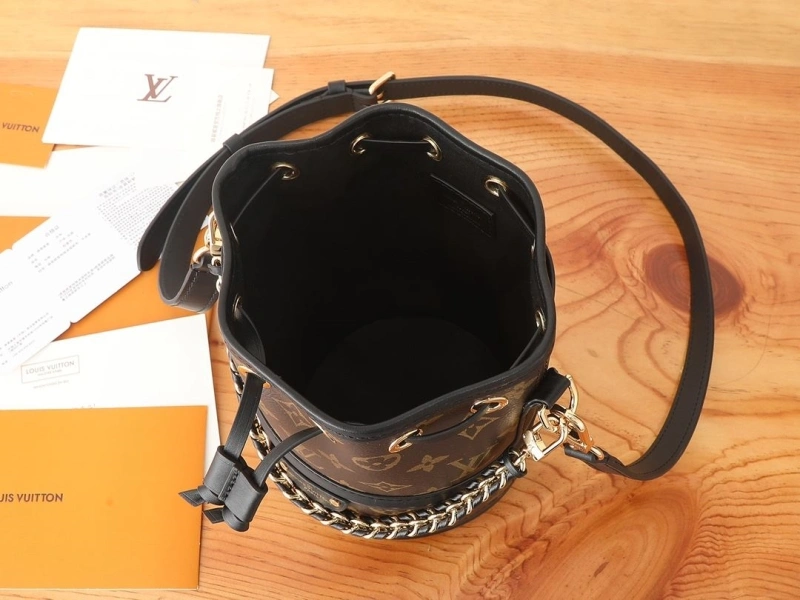 Bright LX Bucket Bags 25343