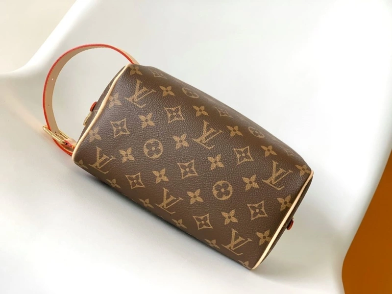 Lightweight LX Cosmetic Bags 15322