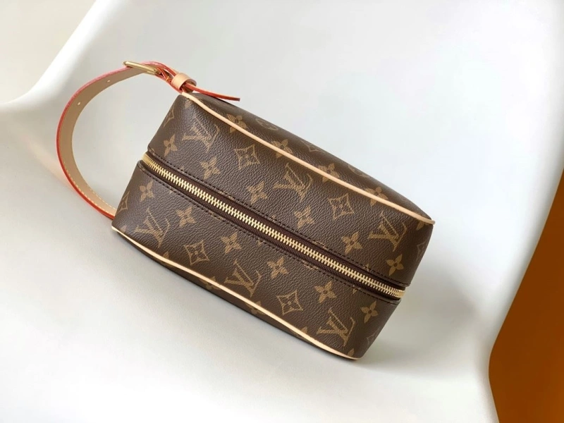 Lightweight LX Cosmetic Bags 15322