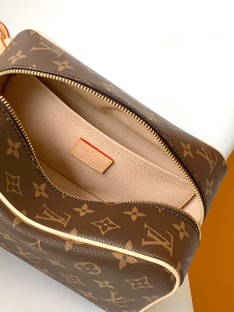 Lightweight LX Cosmetic Bags 15322