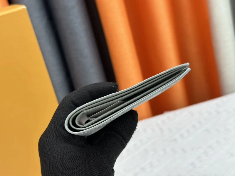 LX Wallets WellDesigned 13519