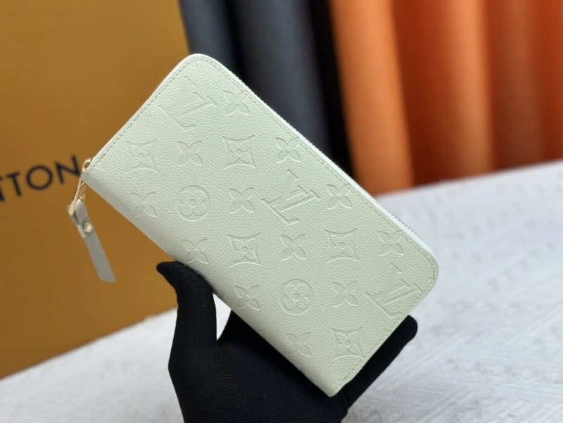 Affordable LX Wallets 13527