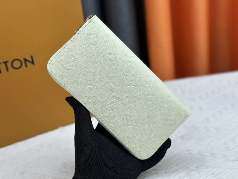 Affordable LX Wallets 13527