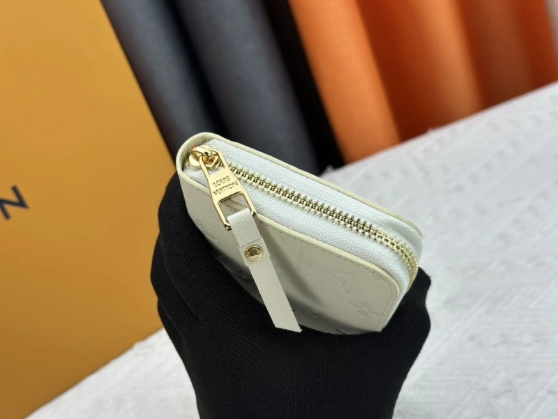 Affordable LX Wallets 13527