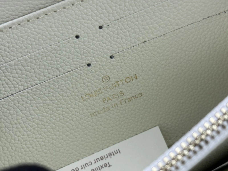 Affordable LX Wallets 13527