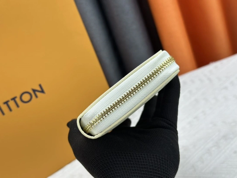 Affordable LX Wallets 13527