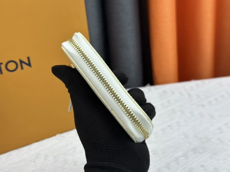 Fashionable LX Wallets 13532