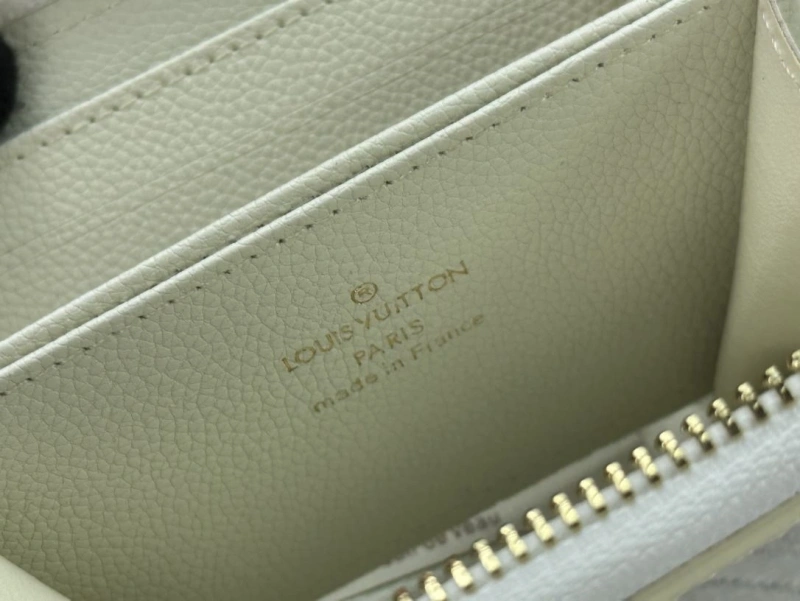 Fashionable LX Wallets 13532