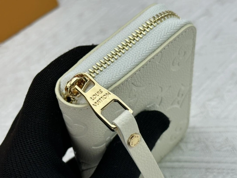 Fashionable LX Wallets 13532