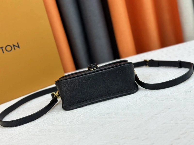 LX Satchel bags Durable 15135