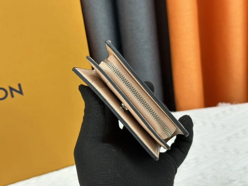 Practical LX Wallets 13498